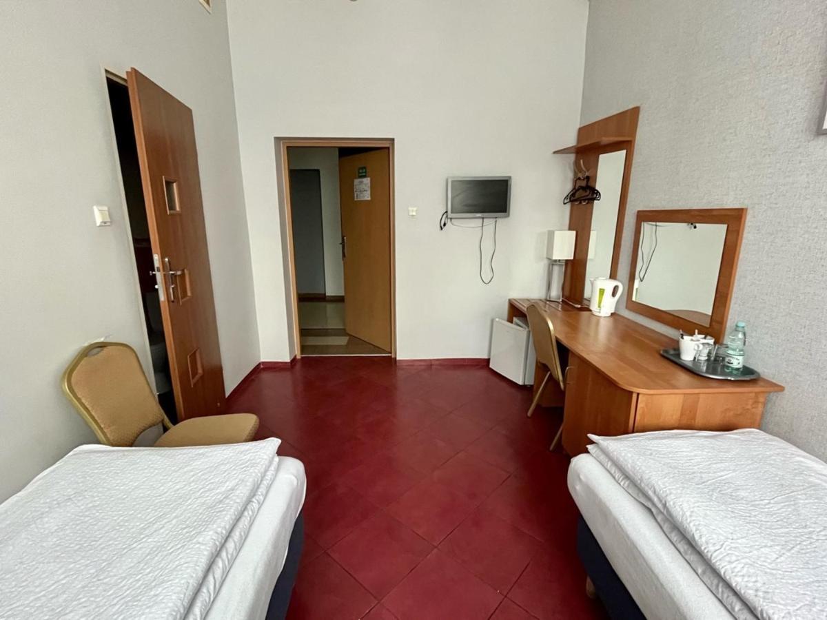 Hotel Elda Быдгощ Экстерьер фото