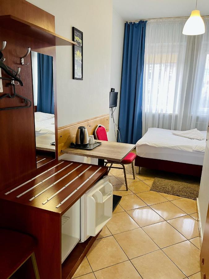 Hotel Elda Быдгощ Экстерьер фото