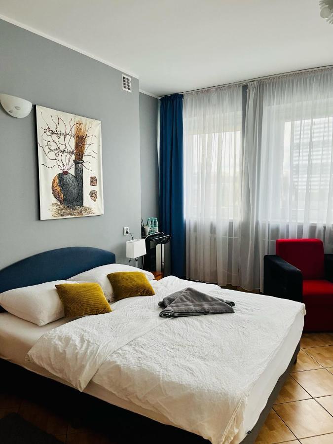 Hotel Elda Быдгощ Экстерьер фото