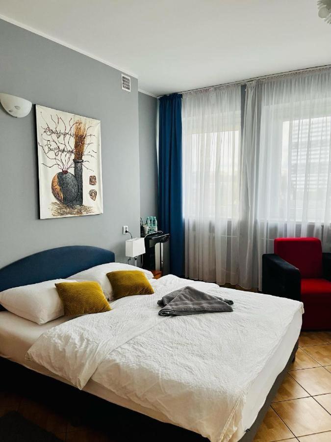 Hotel Elda Быдгощ Экстерьер фото