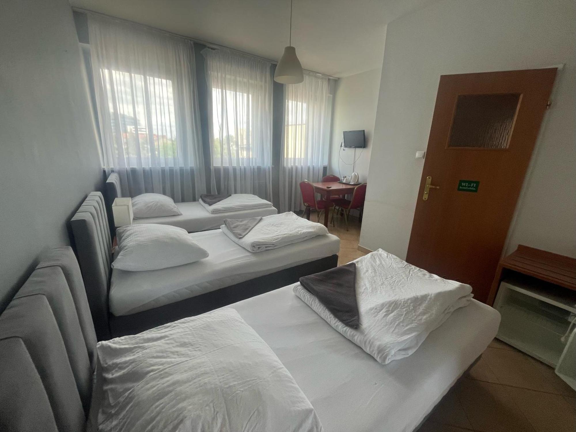 Hotel Elda Быдгощ Экстерьер фото