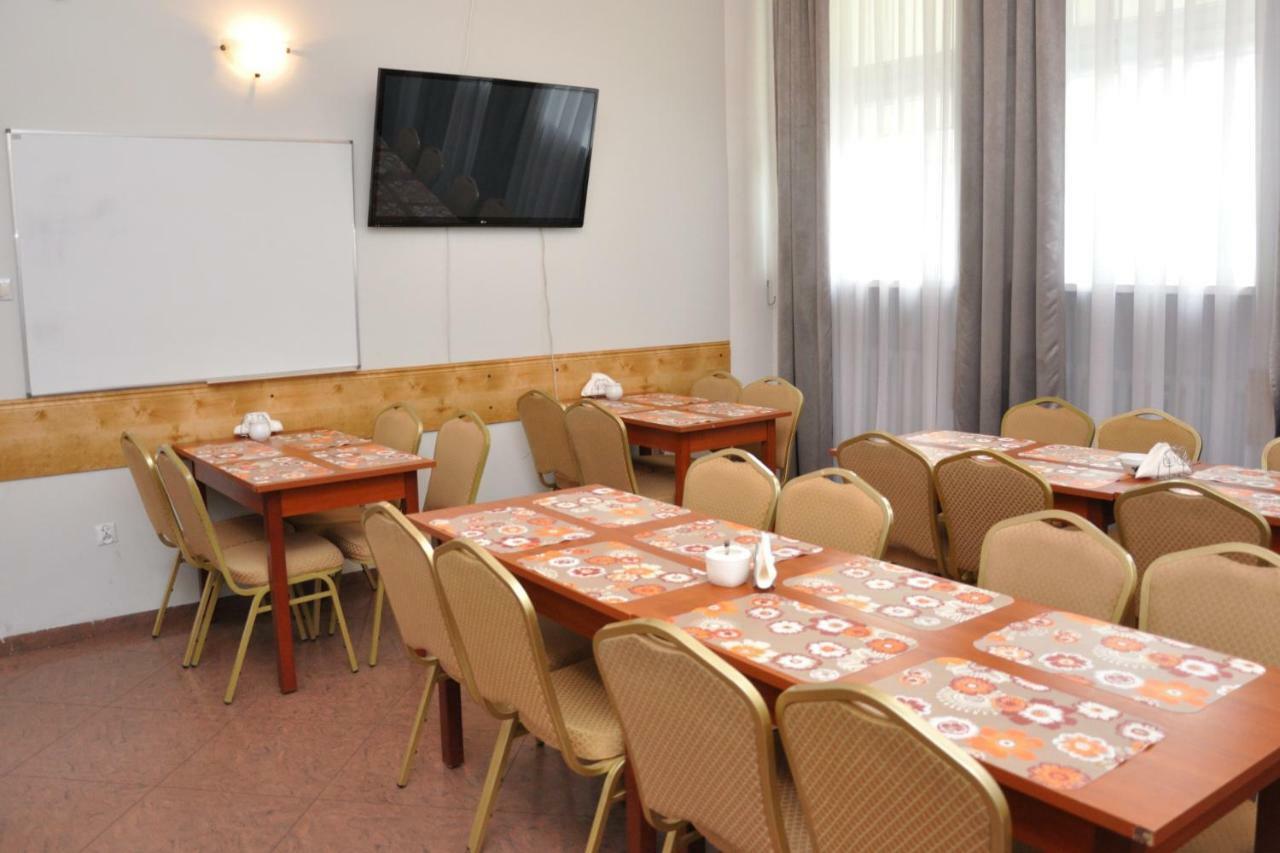 Hotel Elda Быдгощ Экстерьер фото